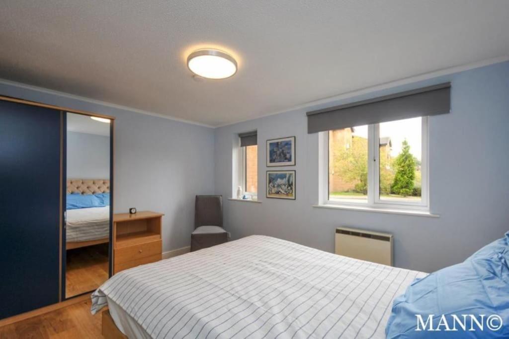 Morden Flat Close To Dlr Station With Free Parking Londres Extérieur photo